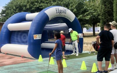 Les vacanciers découvrent le golf sur l’autoroute A7 (2023)